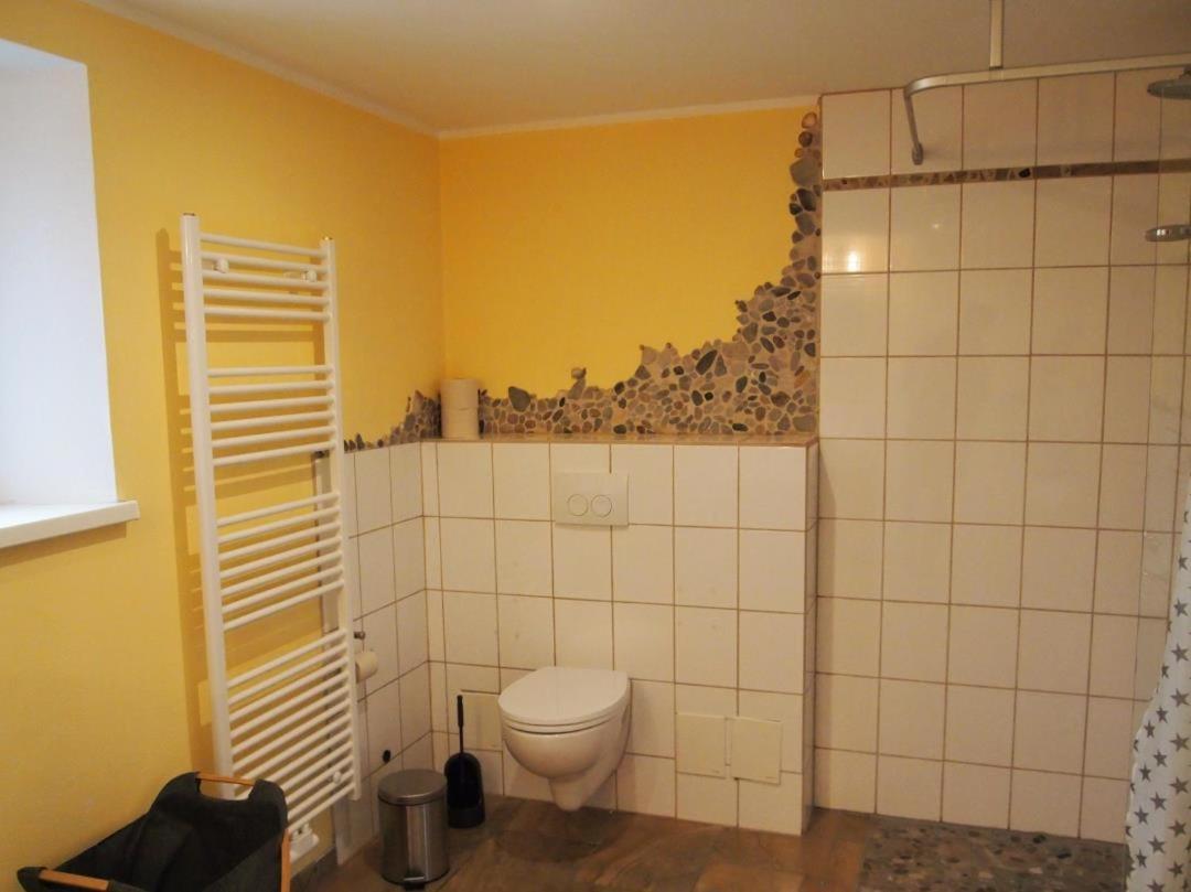 Neu Fewo Im Bauernhaus Mit Idyllischem Innenhof Und Naturgarten Mesekenhagen Exteriör bild